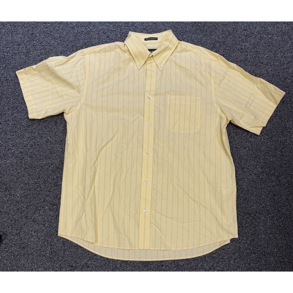 Eddie Bauer Mens Large yellow Button Down Short Sleeve Shirt Wrinkle Resistant